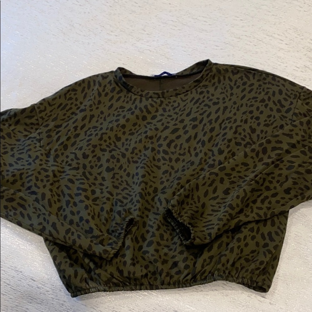Zara cropped sweater size small